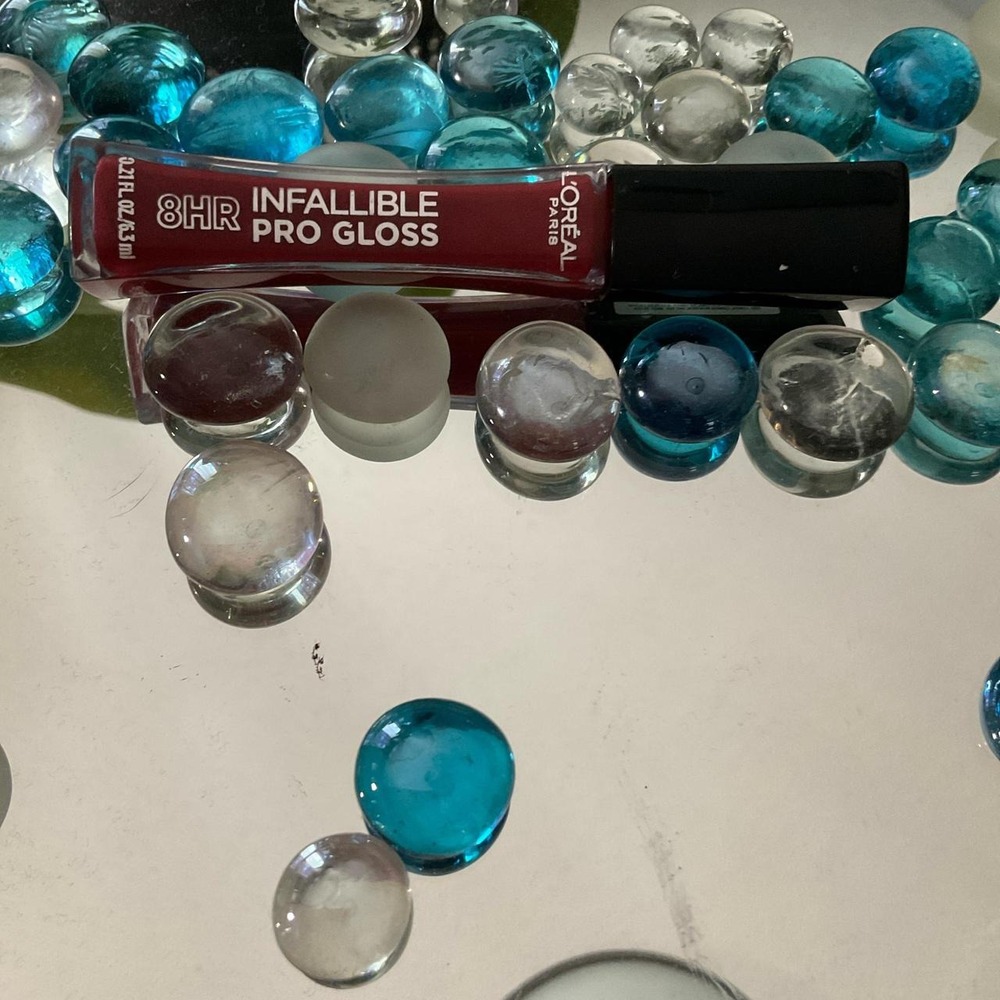 L'Oreal 8HR Infallible Pro Gloss 315 Rebel Red Velvet Lip Gloss 0.21oz